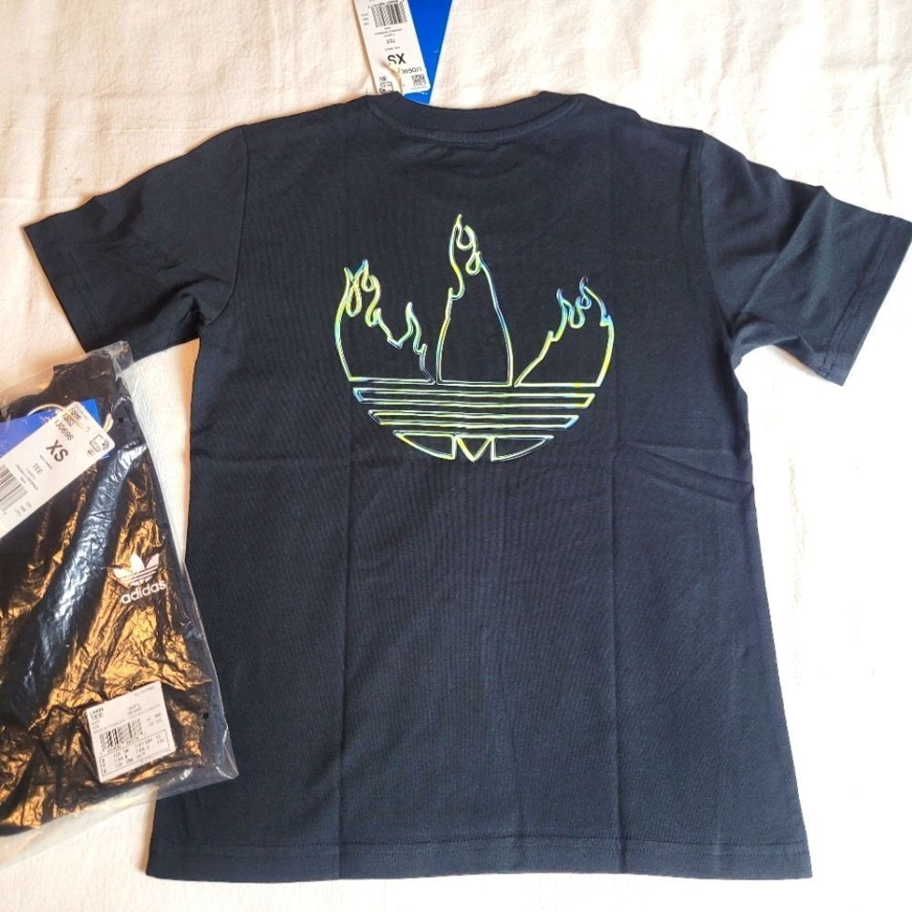 Boys size XS 7/8 adidas ombre flame trefoil